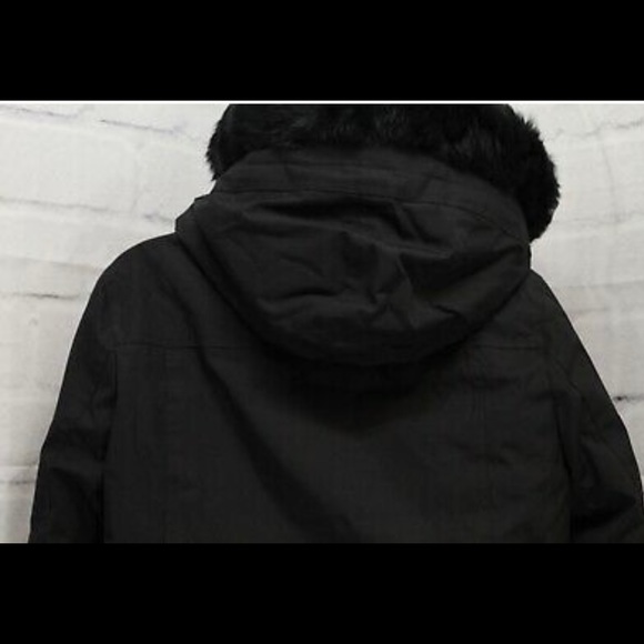 UGG Adirondack 3 in 1 Waterproof Down Parka. Women's Size Medium, Black - Picture 10 of 14